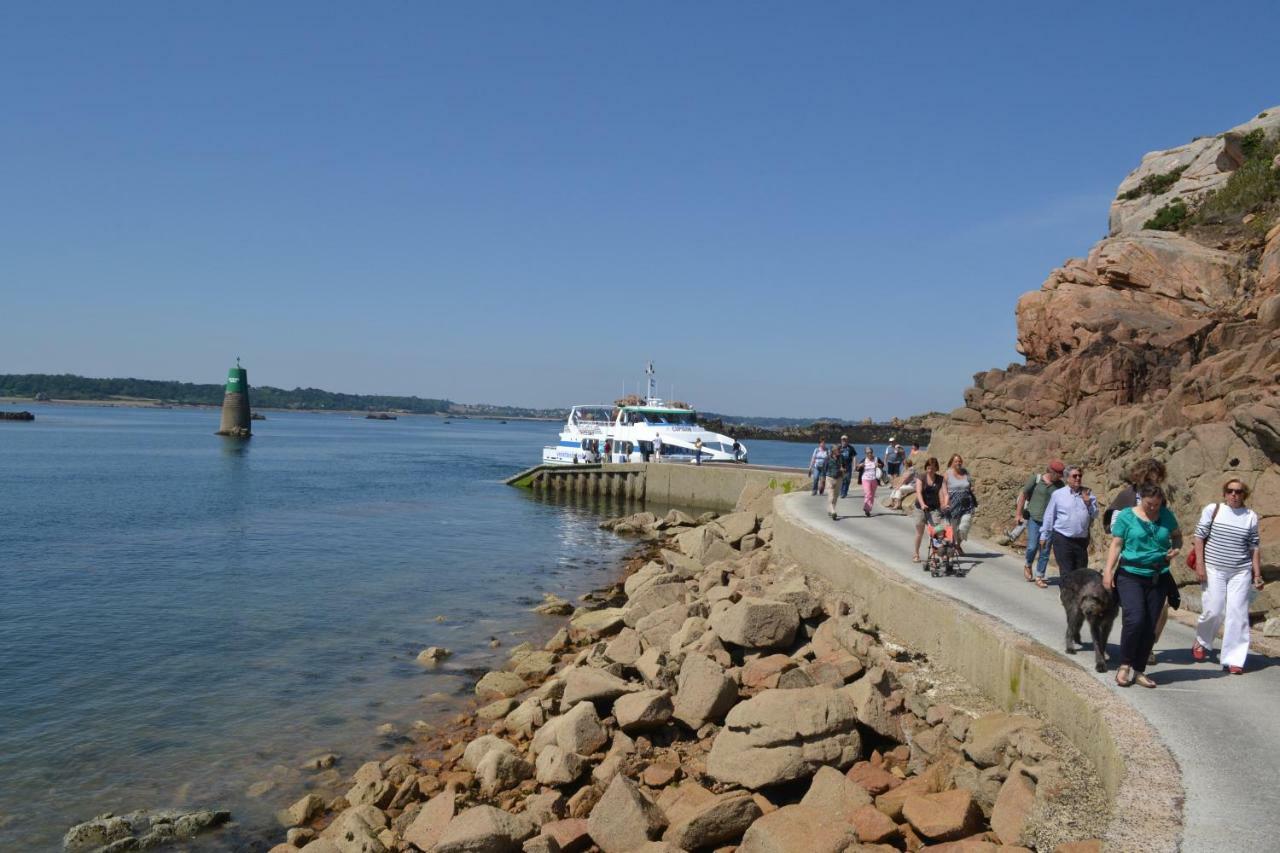 Gite Du Port Sur La Presqu'Ile De Lézardrieux Kültér fotó